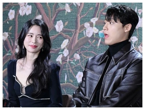임지연, 이도현