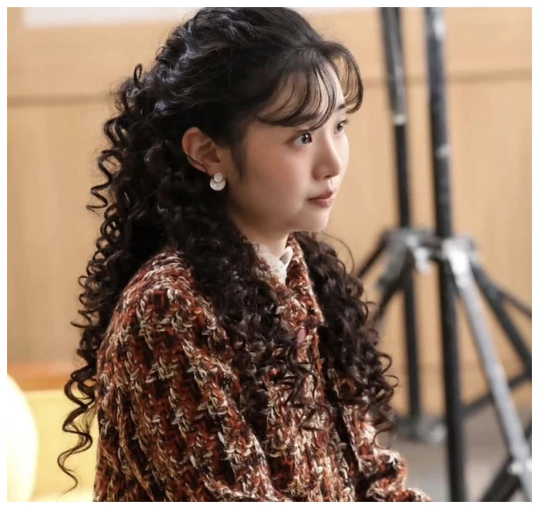 최지수 파마머리 (출처: SNS)